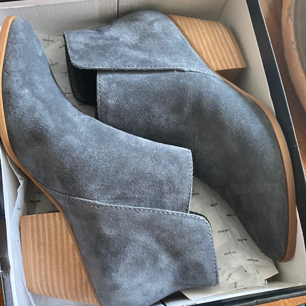 Dolce Vita blue suede  short style boot